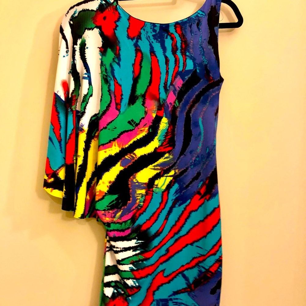 Selling a variety of clothes. Most are hardly worn.